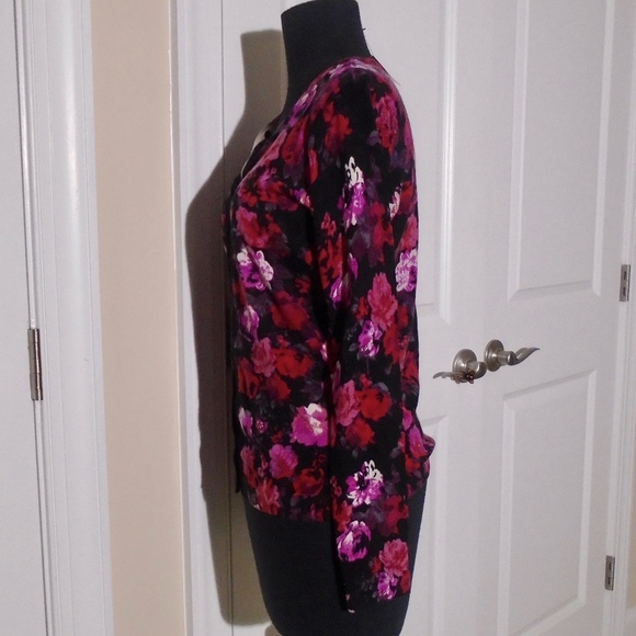 TALBOTS 100% Merino Wool Floral Print Cardigan NWT - Picture 3 of 5